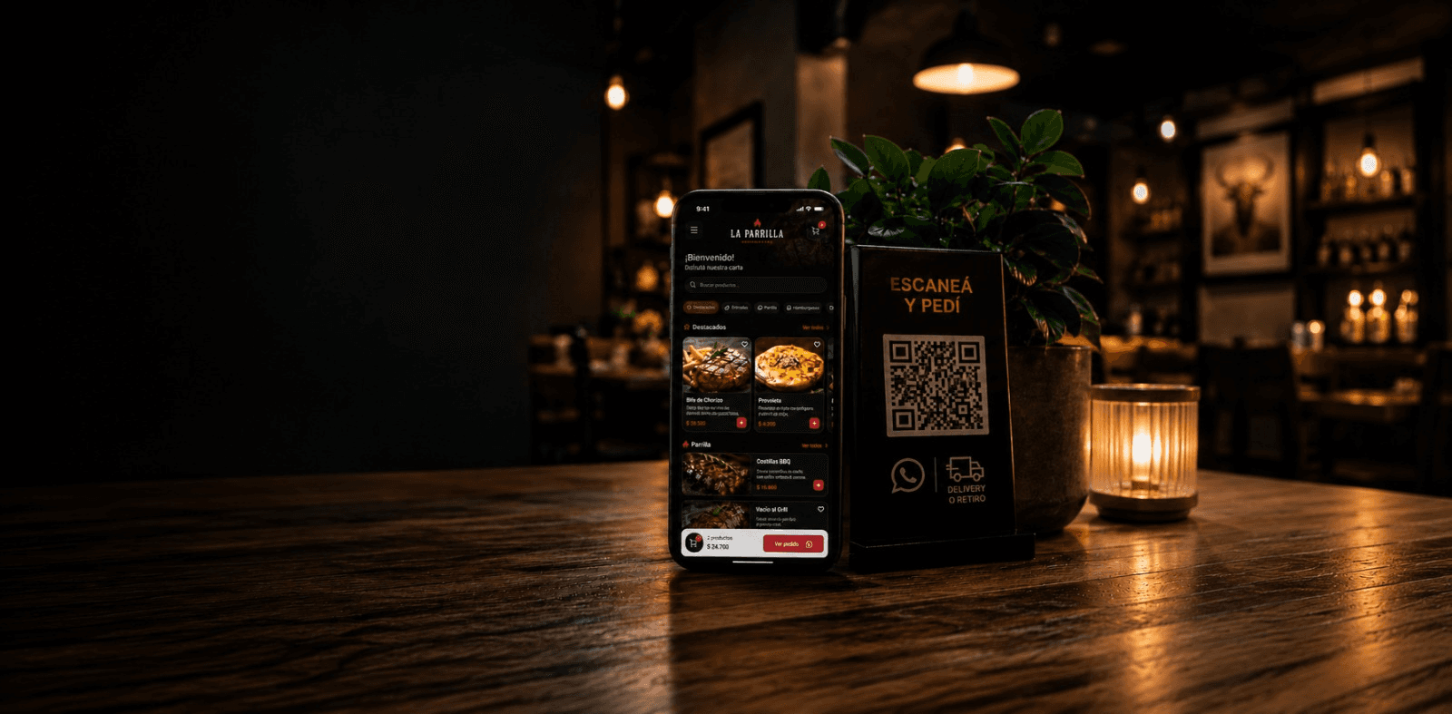 Restaurante moderno con código QR y carta digital en un teléfono